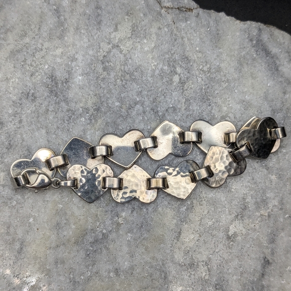 James Avery Silver Hammered Heart Bracelet 7.25" *Retired Piece - Picture 6 of 8